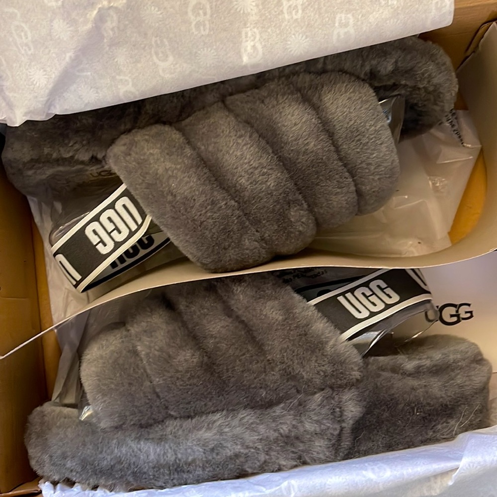 UGG Fluff yeah slide